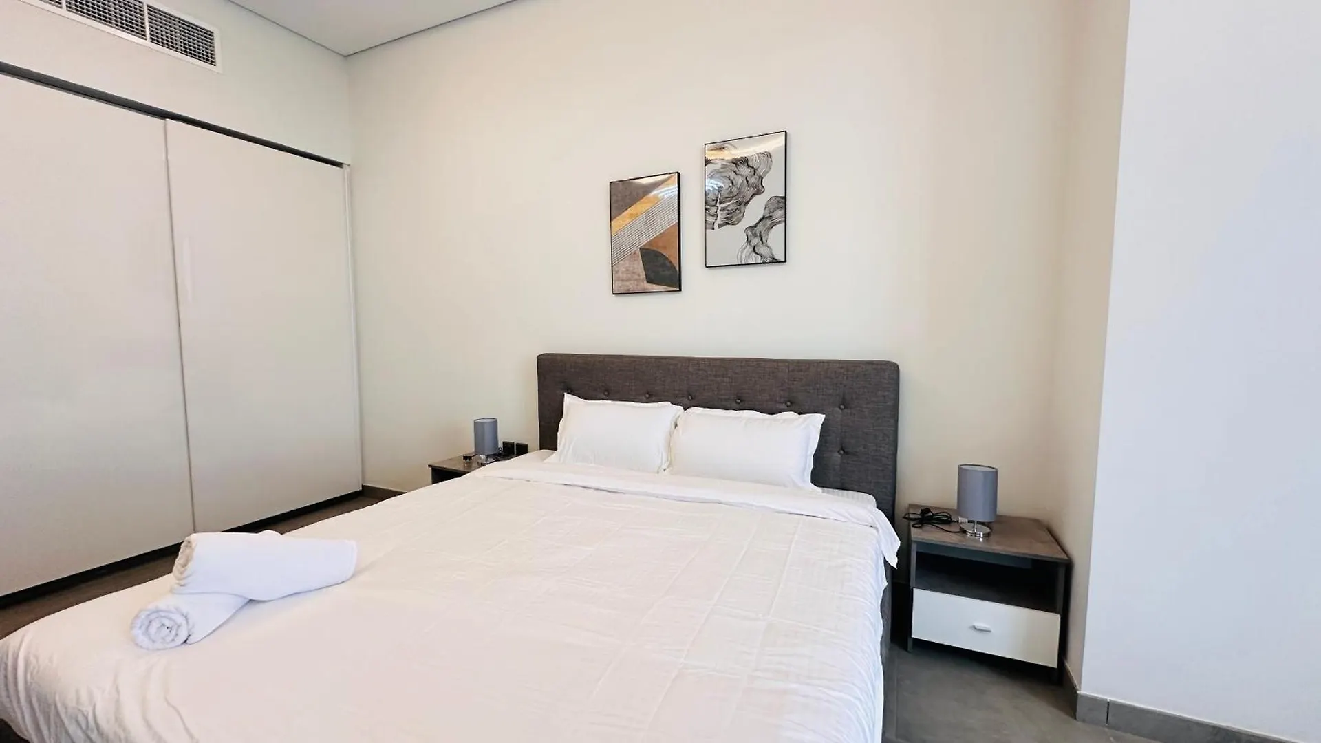 Luxury Studio Apartment Canal View Business Bay Free Parking By Belvilla Dubai United Arab Emirates