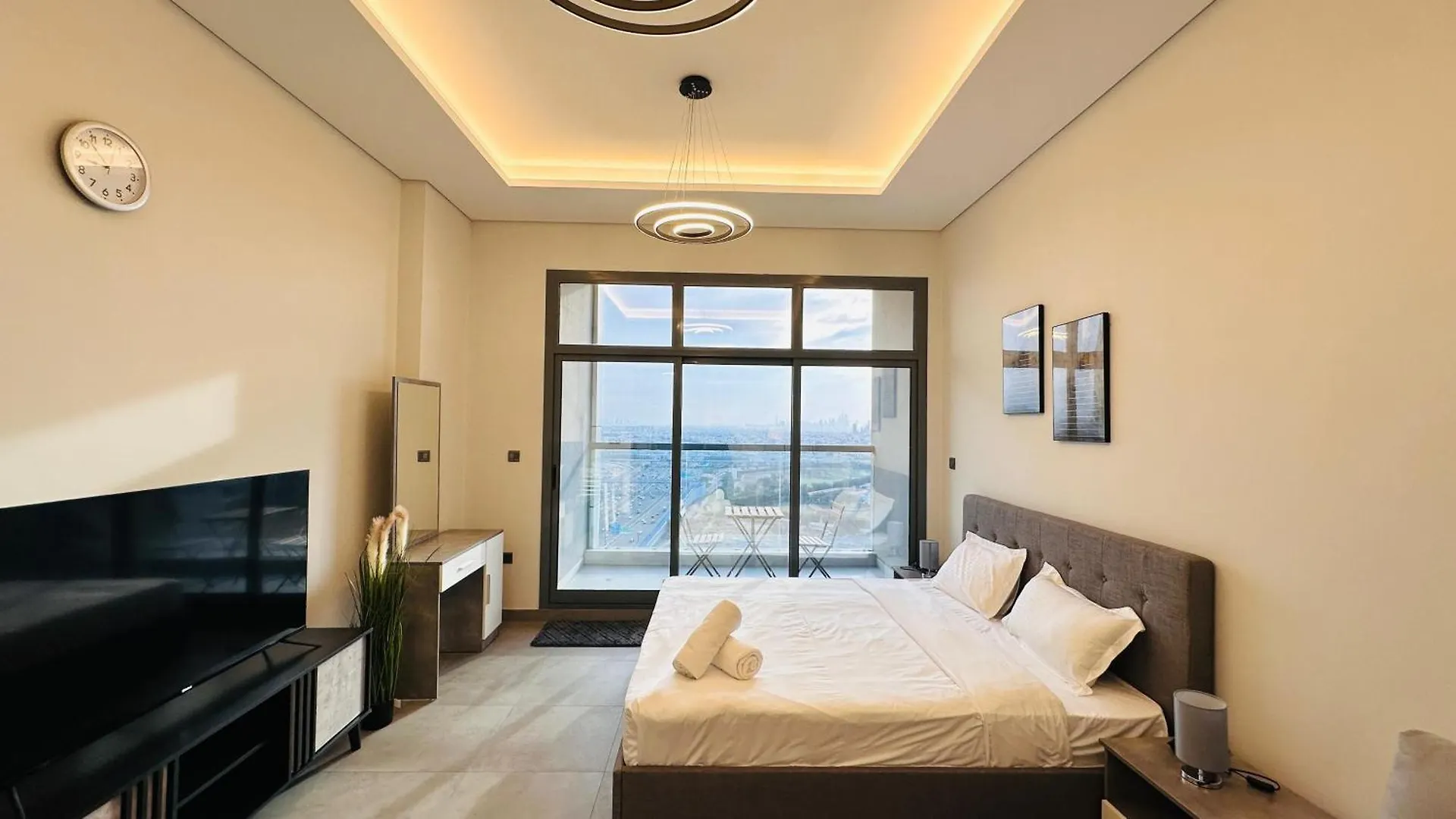 Luxury Studio Apartment Canal View Business Bay Free Parking By Belvilla Dubai United Arab Emirates