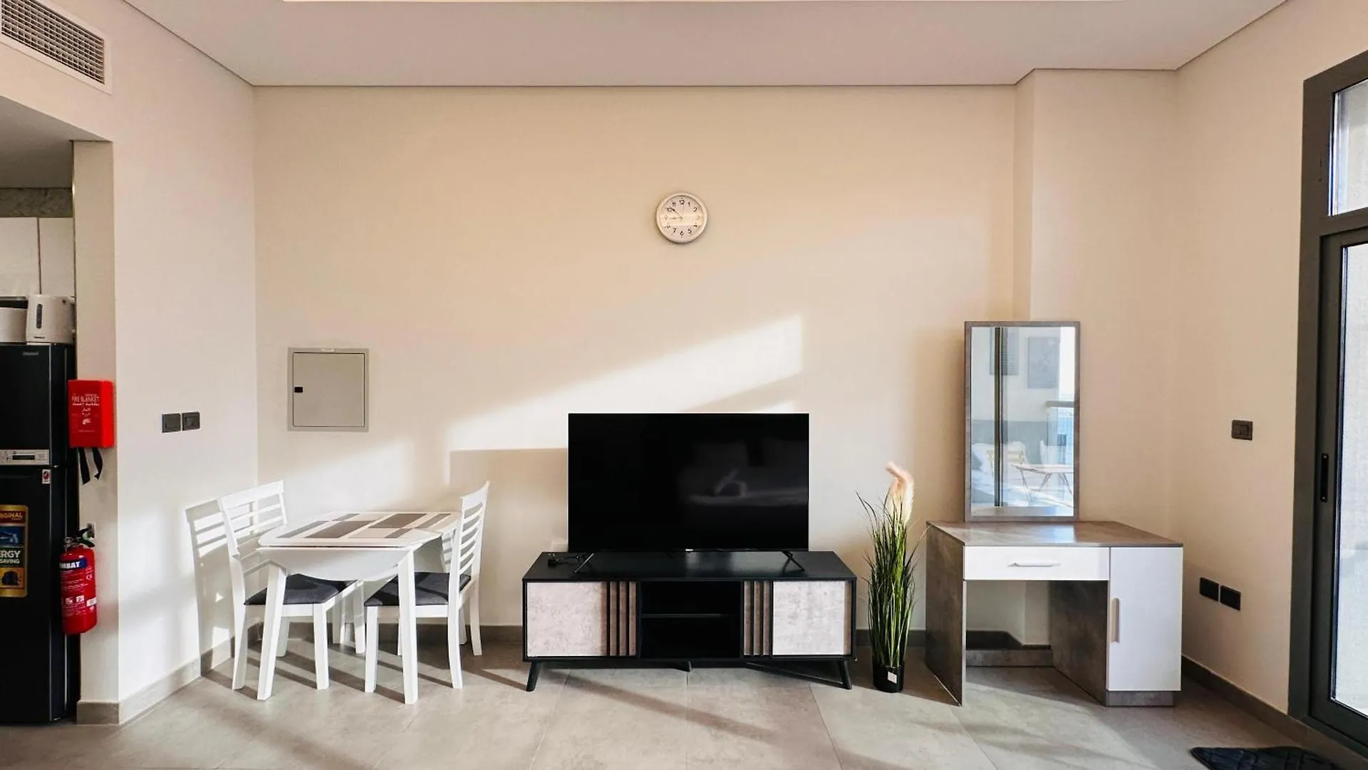 Luxury Studio Apartment Canal View Business Bay Free Parking By Belvilla Dubai