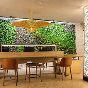 Ibis World Trade Centre Отель